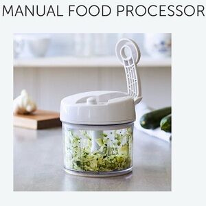 The Pampered Chef Manual Food Processor